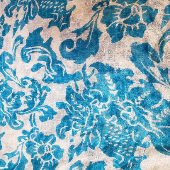 Lightweight Scarf - Picture 11 of 14